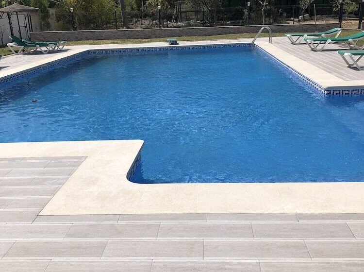 Aroeira’s Paradise Villa With Pool