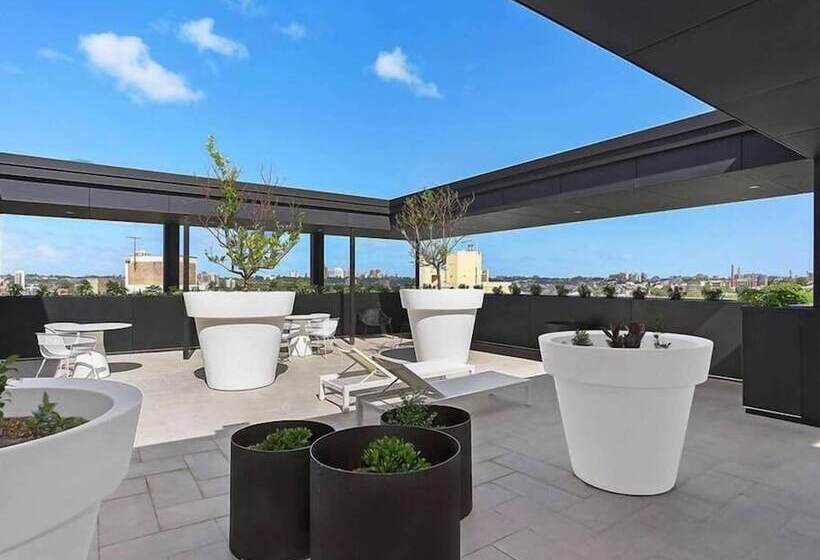 Brand New Lux Water View 3bd With Parking