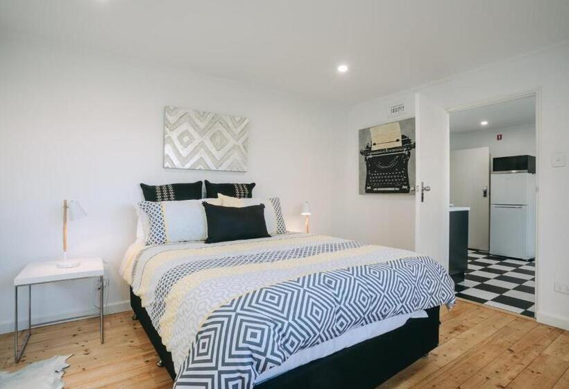 Deco Beach Luxury Apartments