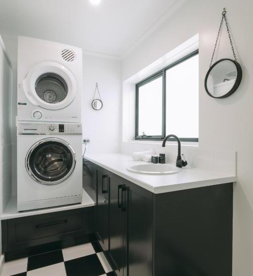 Deco Beach Luxury Apartments