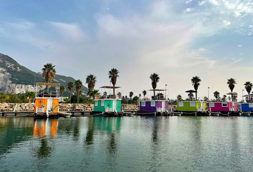 هتل Boat Haus Mediterranean Experience Alcaidesa  La Linea
