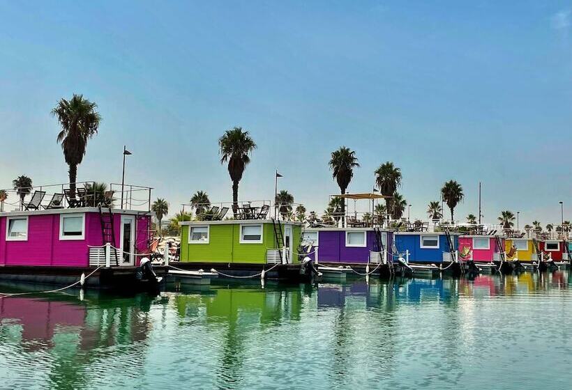 هتل Boat Haus Mediterranean Experience Alcaidesa  La Linea