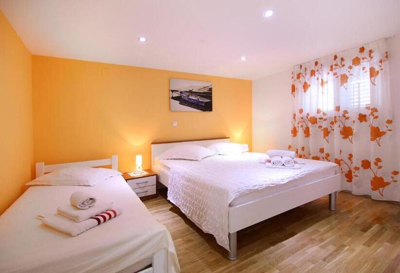 Luxury House With Pool