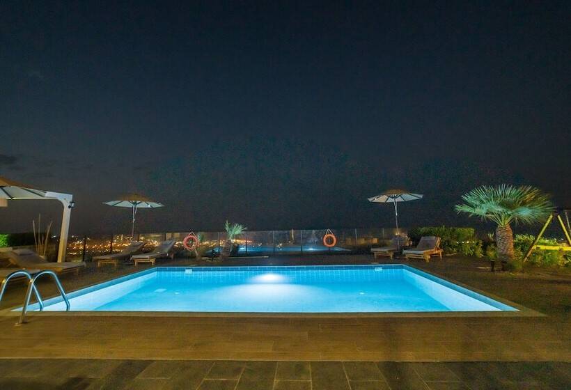 Villa Constandinos