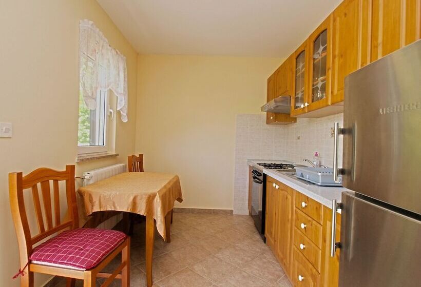 Apartment 1094