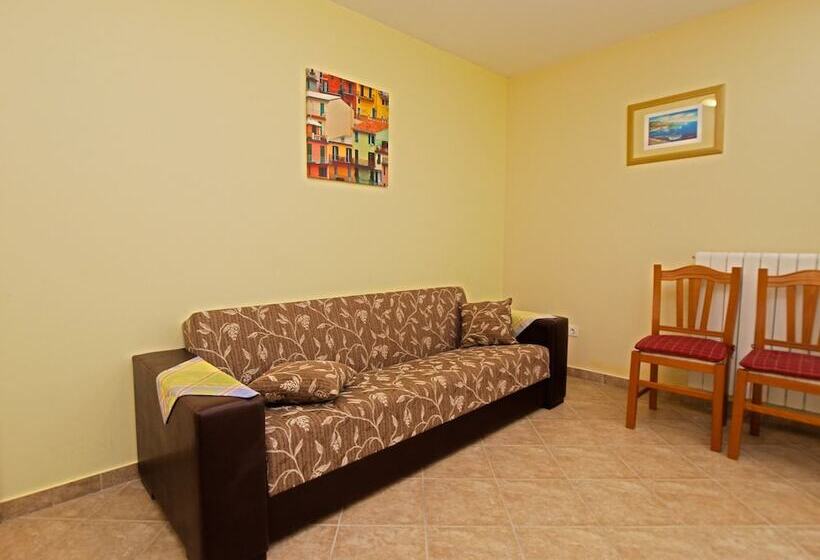 Apartment 1094
