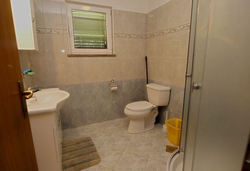Apartment 1094