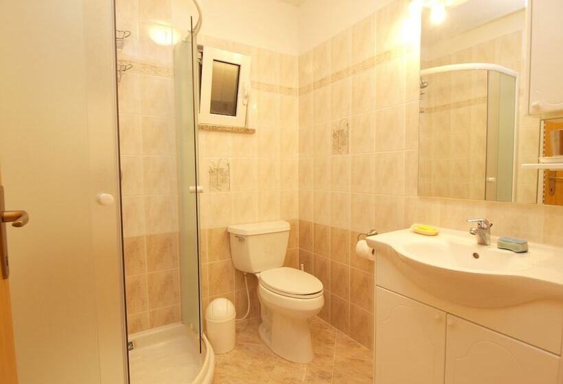 Apartment 1094