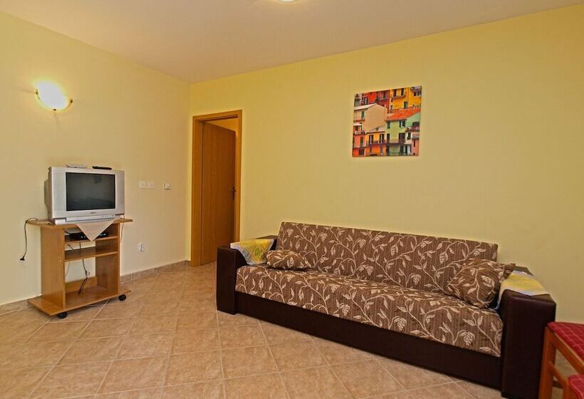 Apartment 1094
