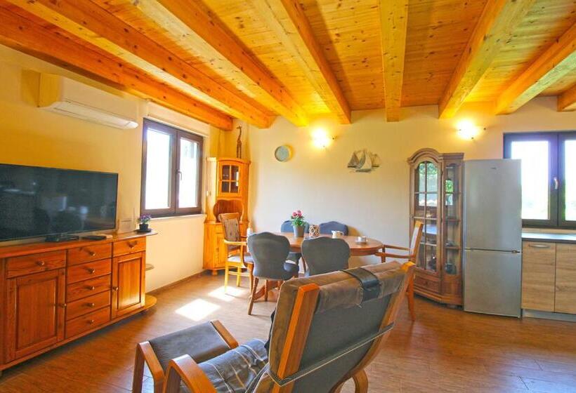 House Stella 1319