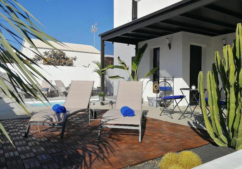 پانسیون Magma Rooms Playa Honda