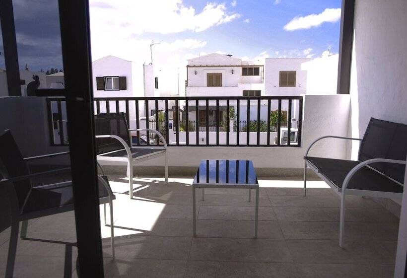 پانسیون Magma Rooms Playa Honda