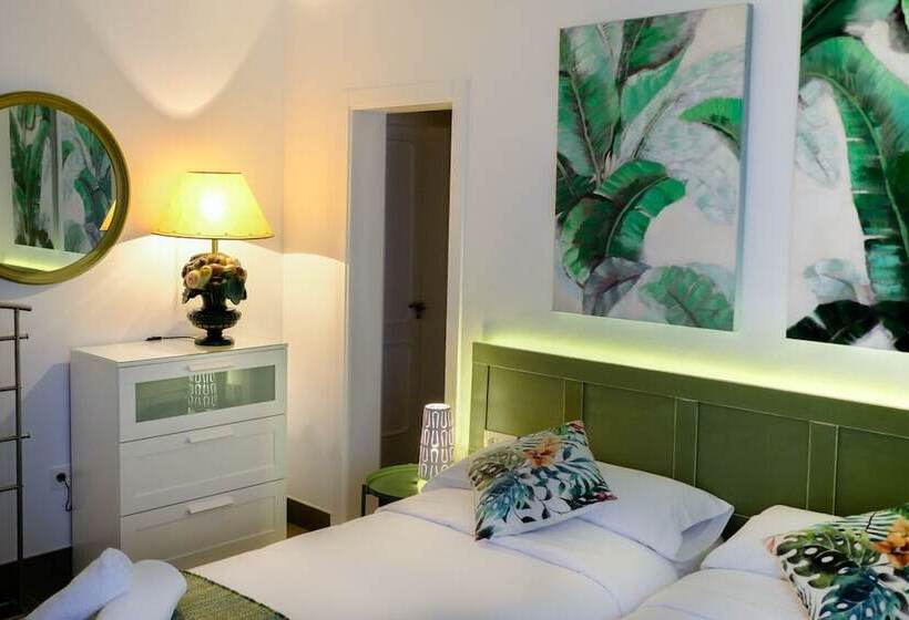 پانسیون Magma Rooms Playa Honda