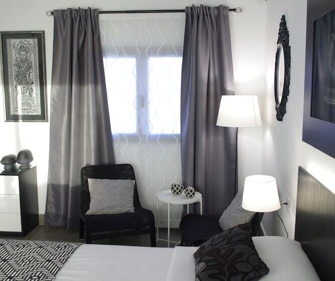 پانسیون Magma Rooms Playa Honda