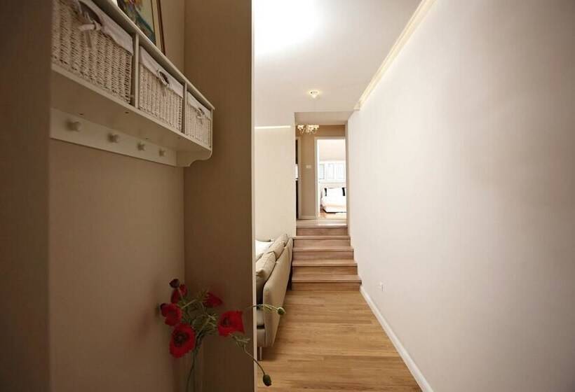 Apartment White Stone   Diocletian Palace