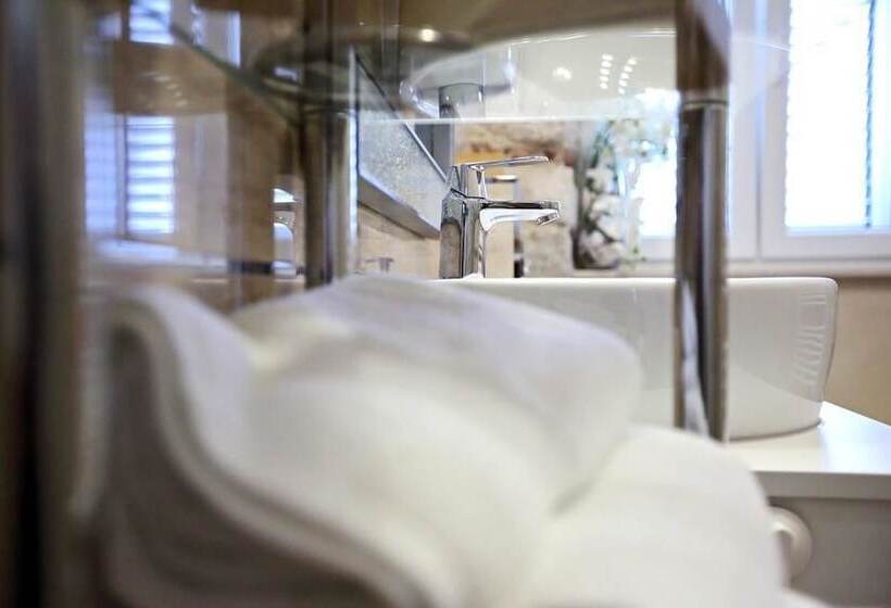 Apartment White Stone   Diocletian Palace