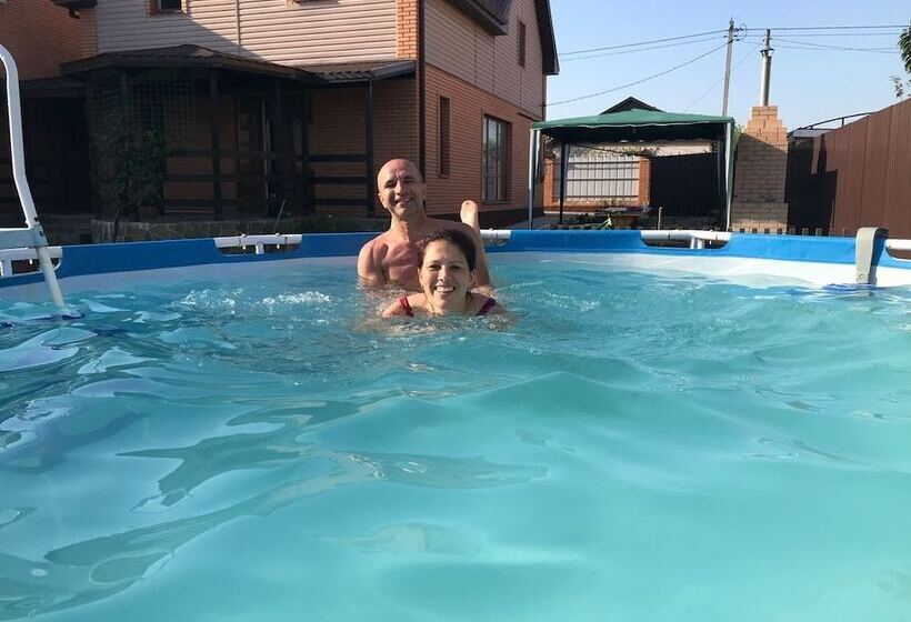 تختخواب و صبحانه Magadan & Spa