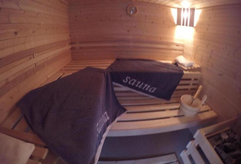 Ferienwohnung Schlossblick   4 Sterne Sauna Pool Whirlpool Privat