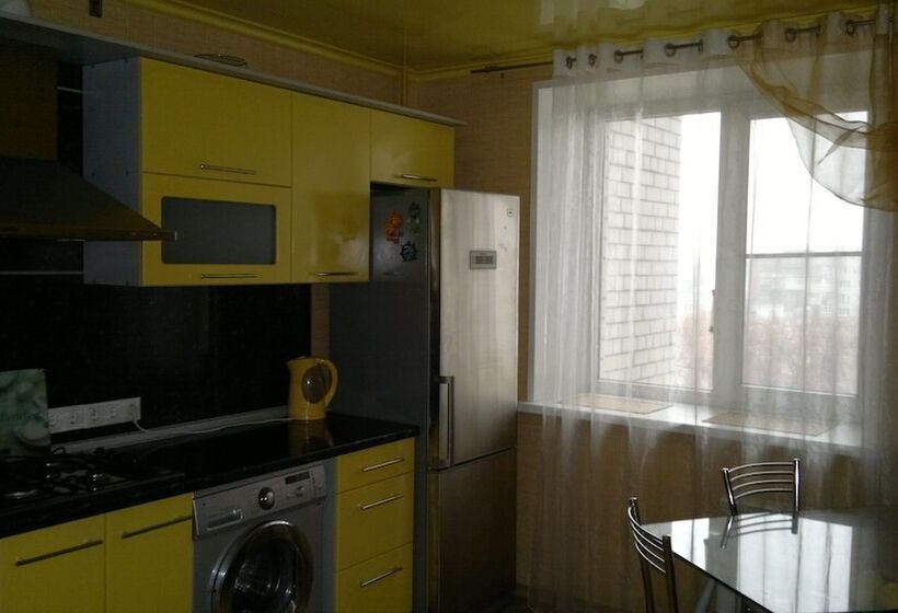 Apartment On Maksima Gorkogo 32
