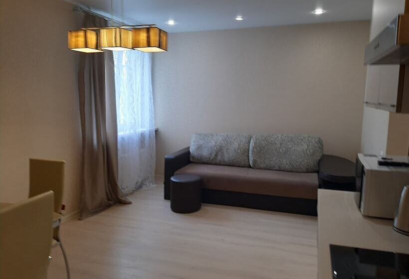 Apartment On Maloye Shosse 3
