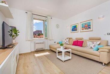 پانسیون Porta Apartments By Irundo