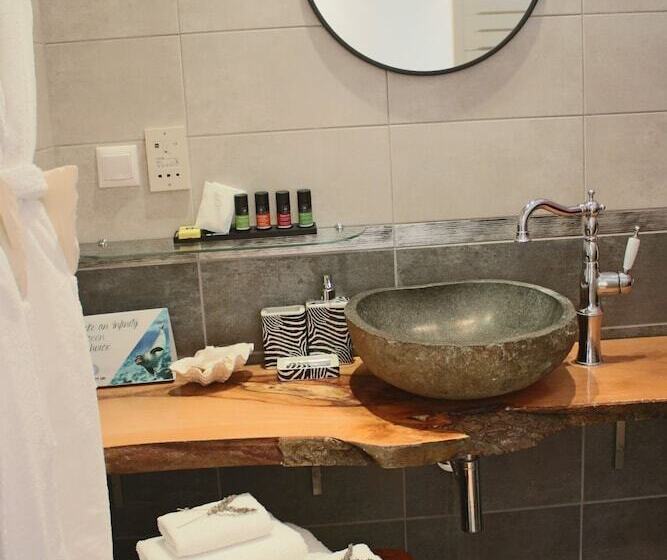 The Infinity 180 Luxury Suites   Adults Only