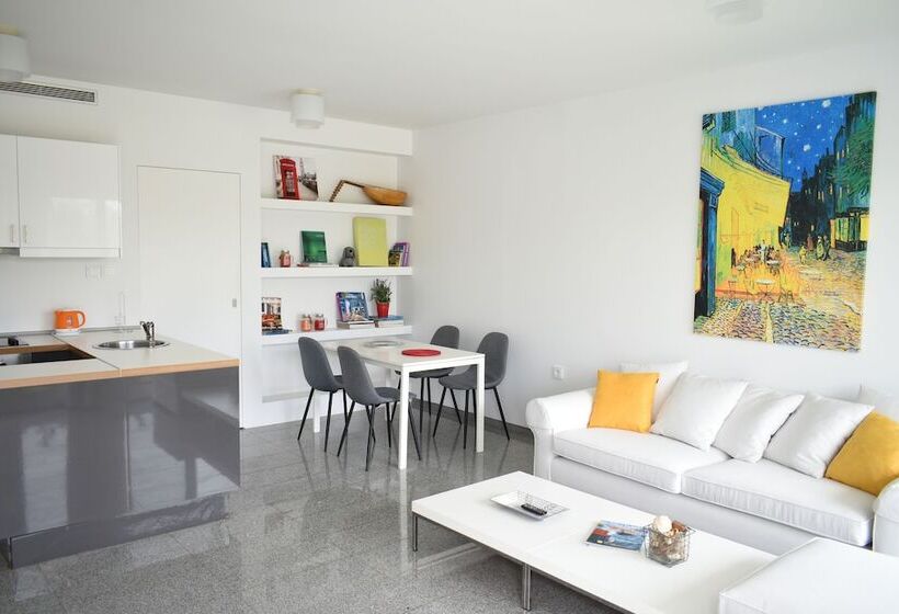 Verde Apartments