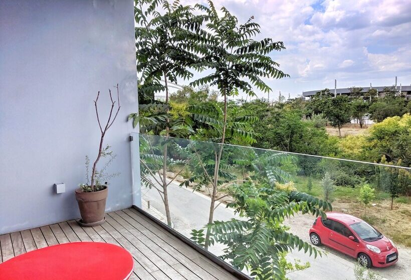 Verde Apartments