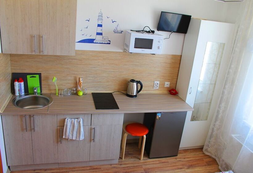Apartments On Prospekt Dzerzhinskogo 238