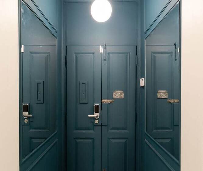 פנסיון 1898 Home & Suites