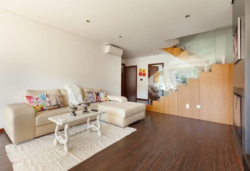 Private Modern Home, Fully Equipped, Near Historic Braga Centre
