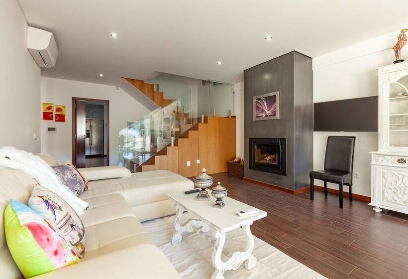 Private Modern Home, Fully Equipped, Near Historic Braga Centre