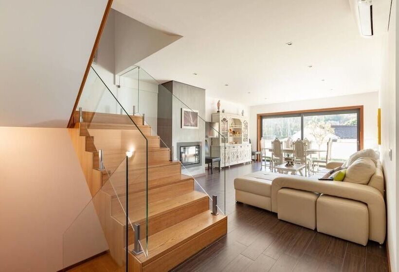 Private Modern Home, Fully Equipped, Near Historic Braga Centre