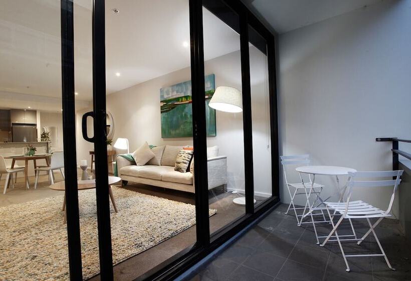 Staycentral   Nott Street Port Melbourne