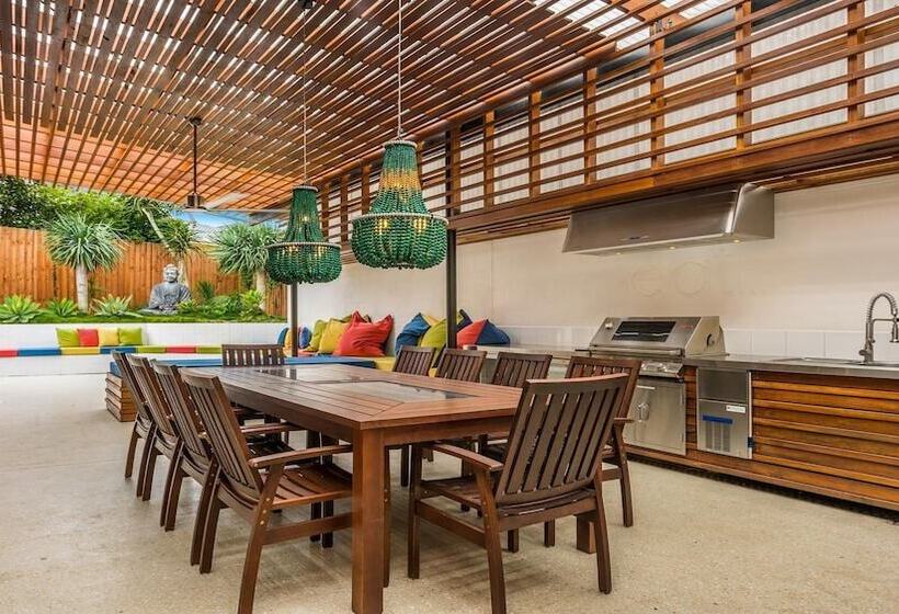 Your Luxury Escape   Onecoral