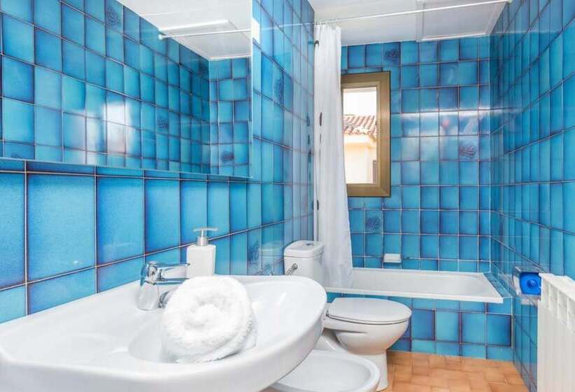 104665    Villa In Lloret De Mar