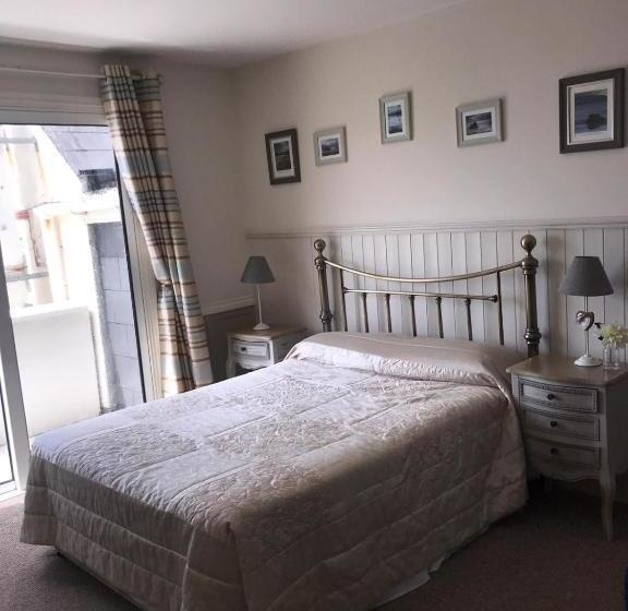 ペンション Westend Bar & Restaurant