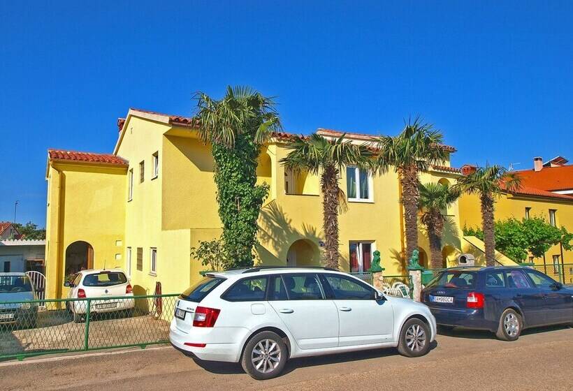 Apartment Gey 671