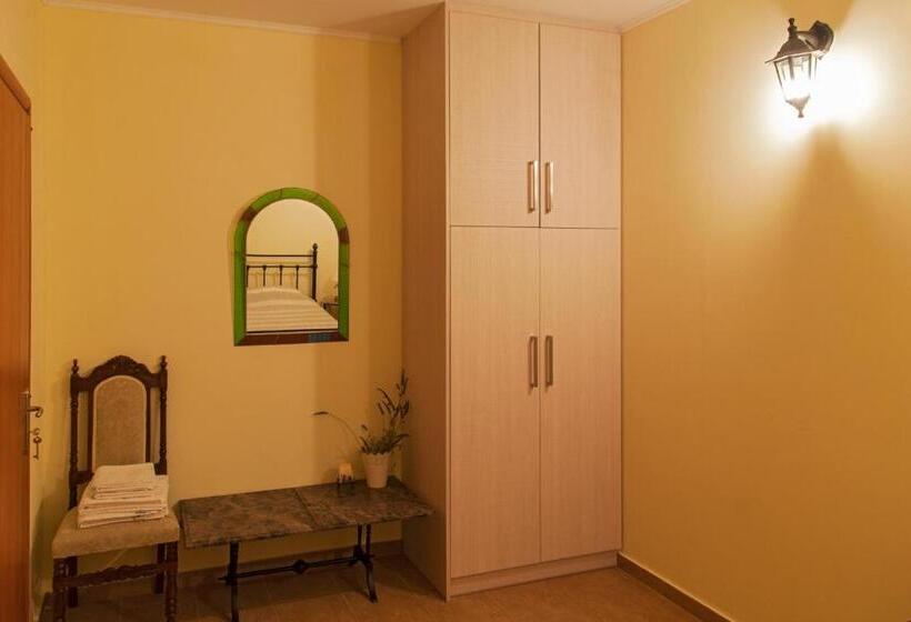 Ellinas Homes