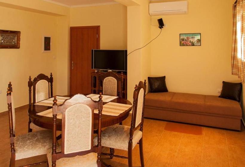 Ellinas Homes