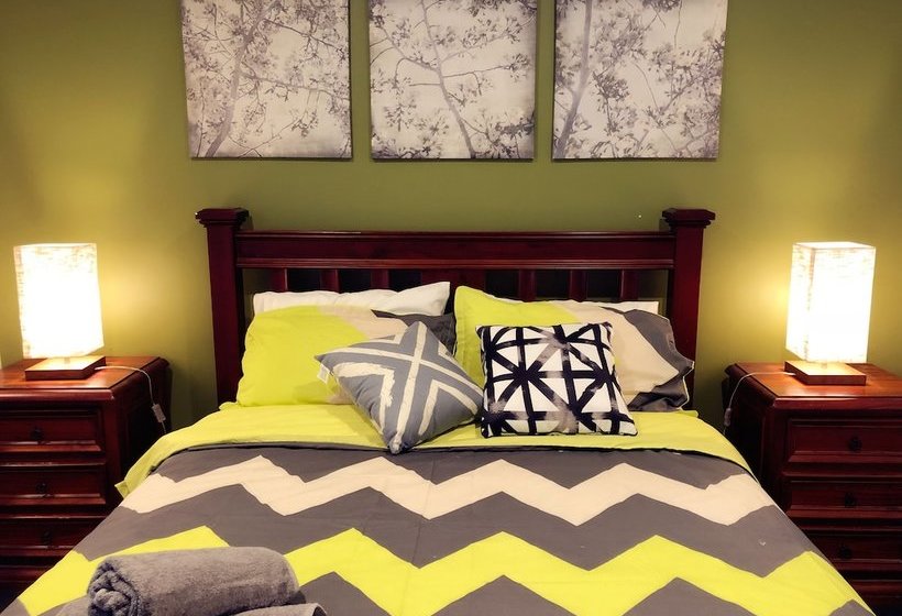 Port Melbourne Beach Front Apartment