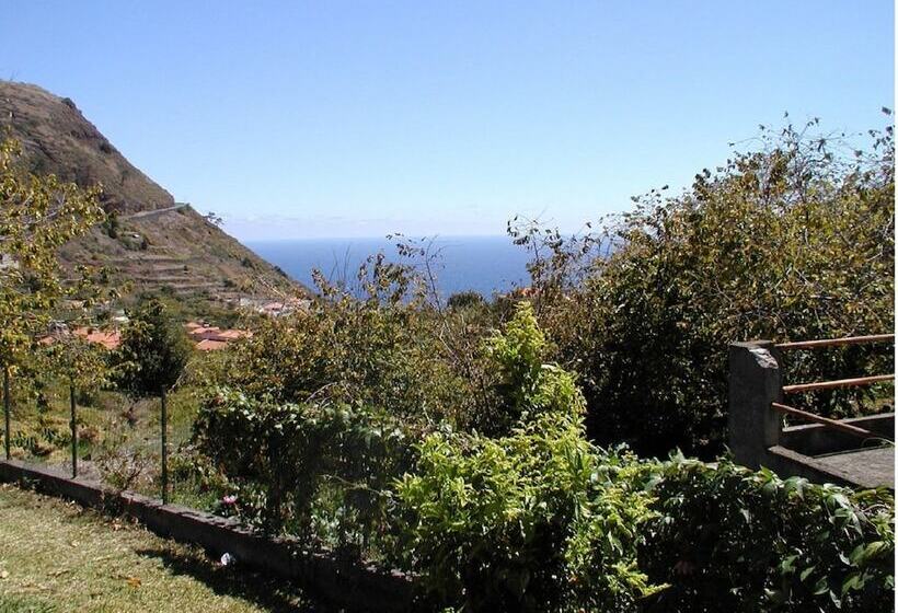 Traditional Madeira Cottage   Etc Madeira