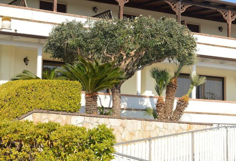 簡易ホテル & Resort Perla