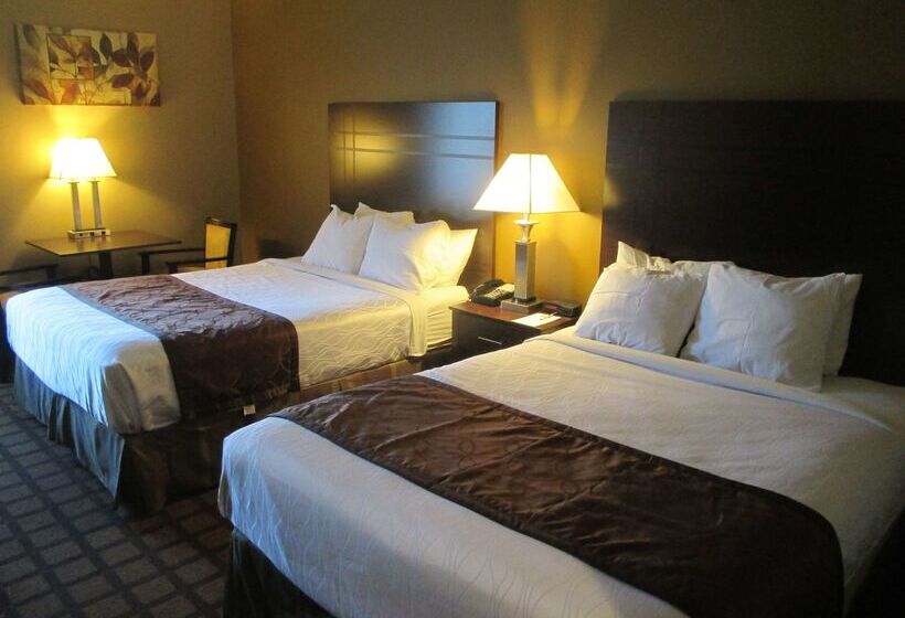 هتل Best Western Plaza  Saugatuck