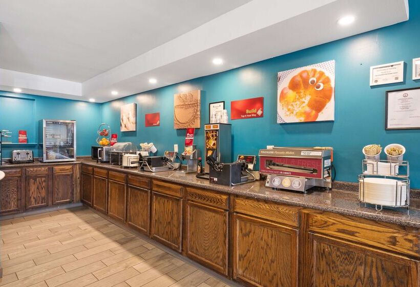 هتل Best Western Plus Holiday Sands Inn & Suites