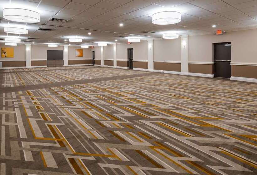 هتل Best Western Premier Airport/expo Center