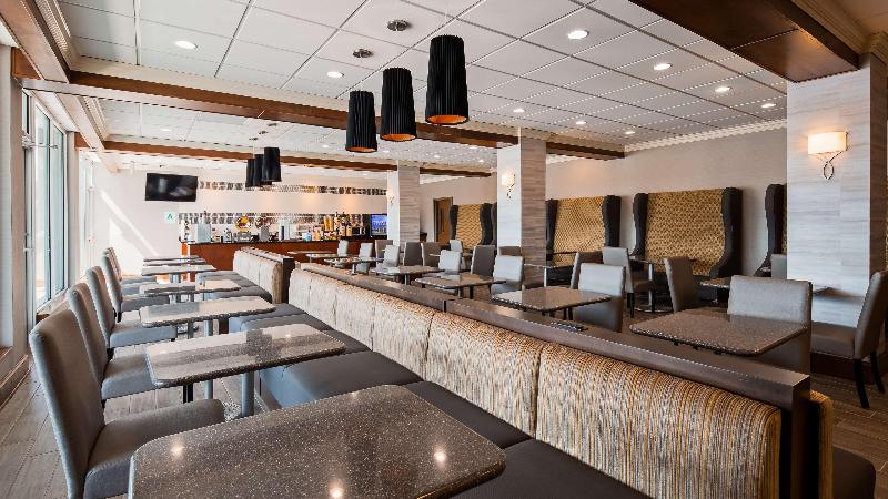 هتل Best Western Premier Airport/expo Center