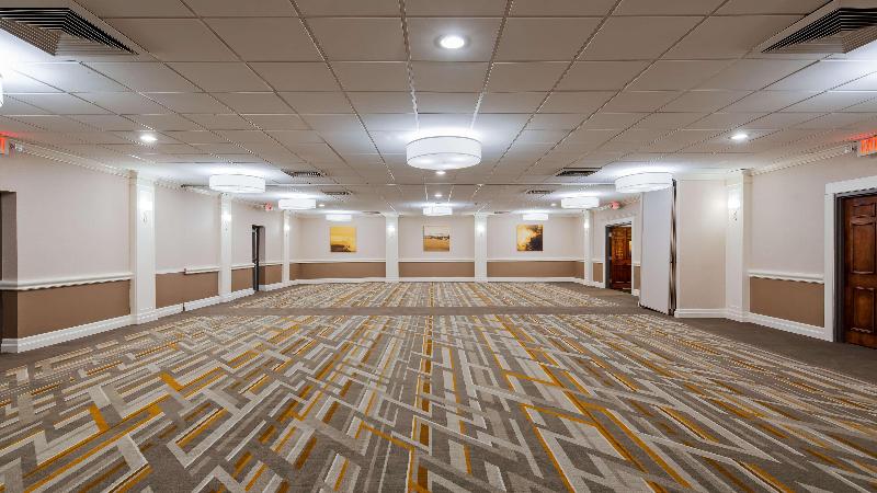 هتل Best Western Premier Airport/expo Center