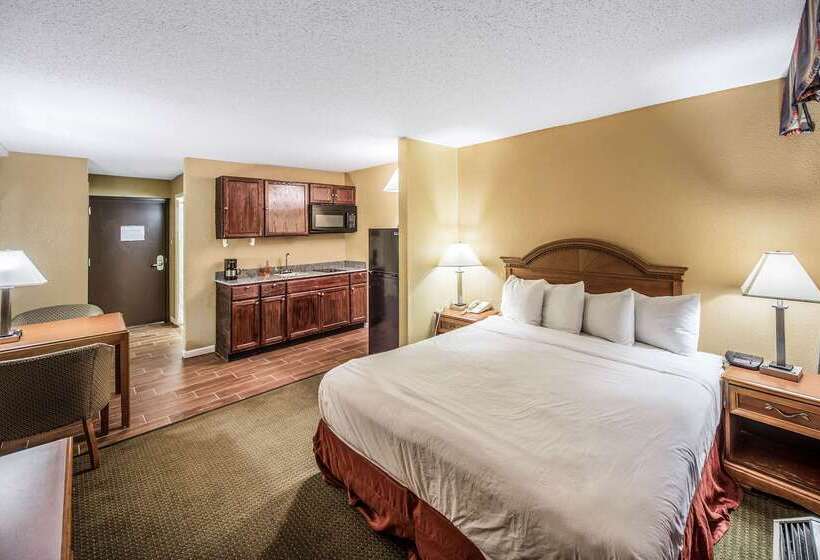 ホテル Clarion Inn Fort Wayne