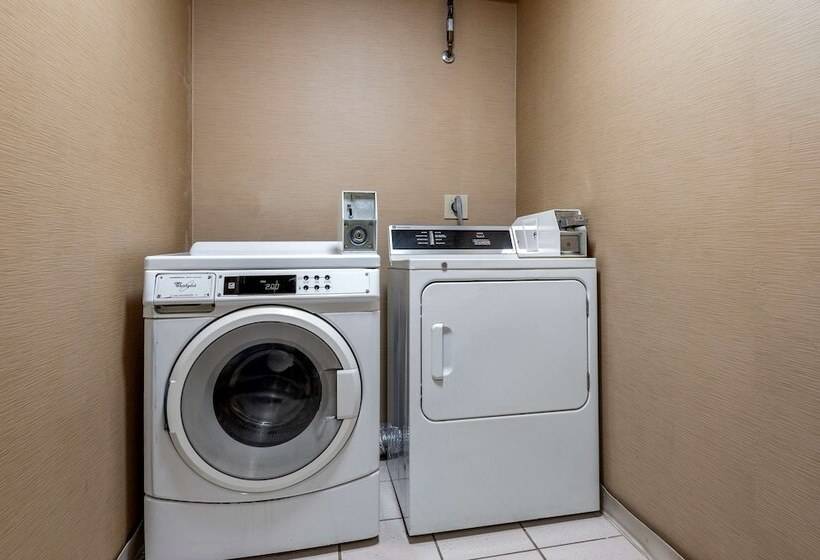 호텔 Comfort Inn & Suites Napoleon